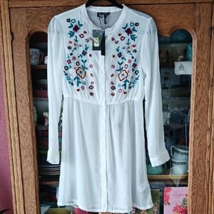 Buffalo David Bitton~Gauzy White Embroidered Long-Sleeve Button Dress